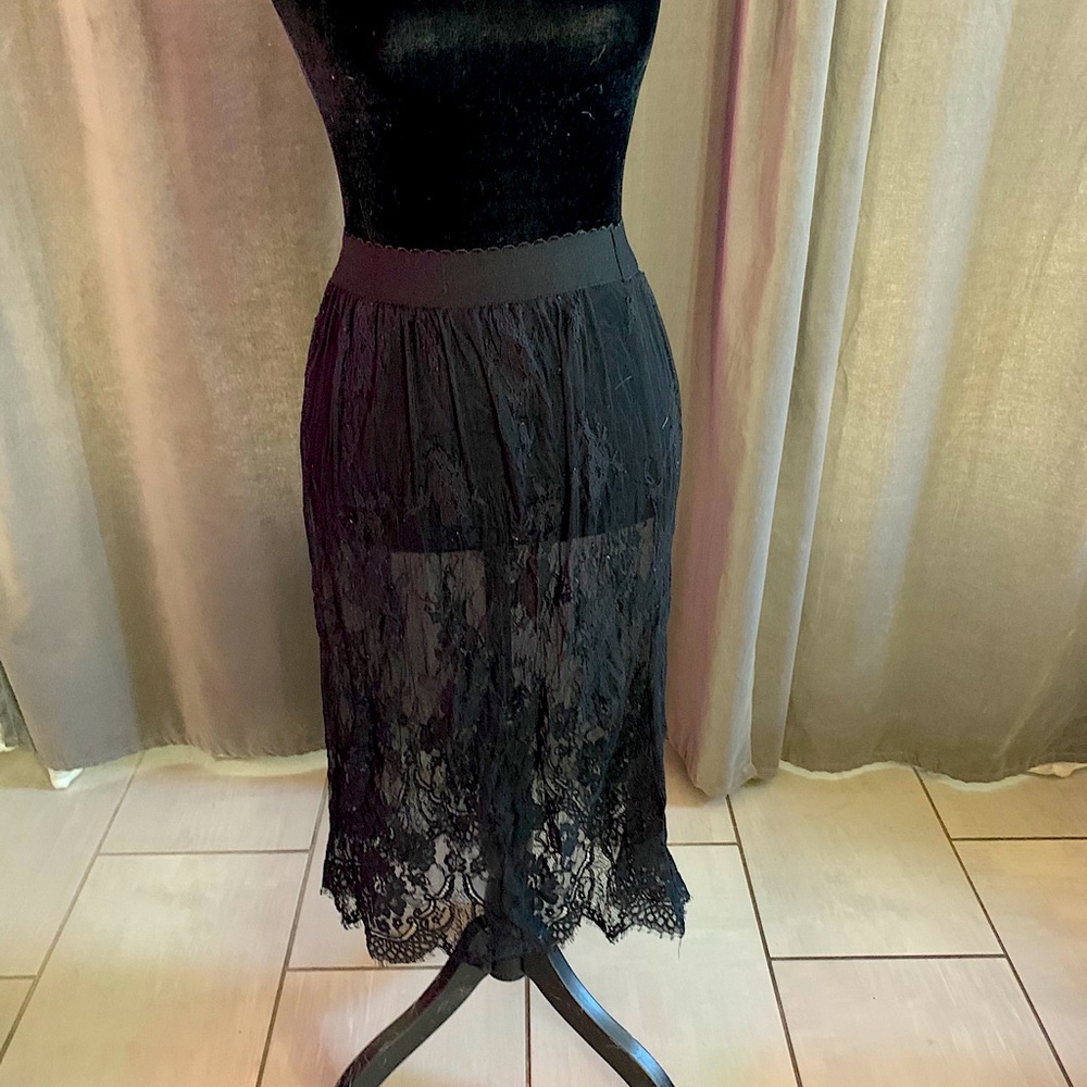 Lining skirt